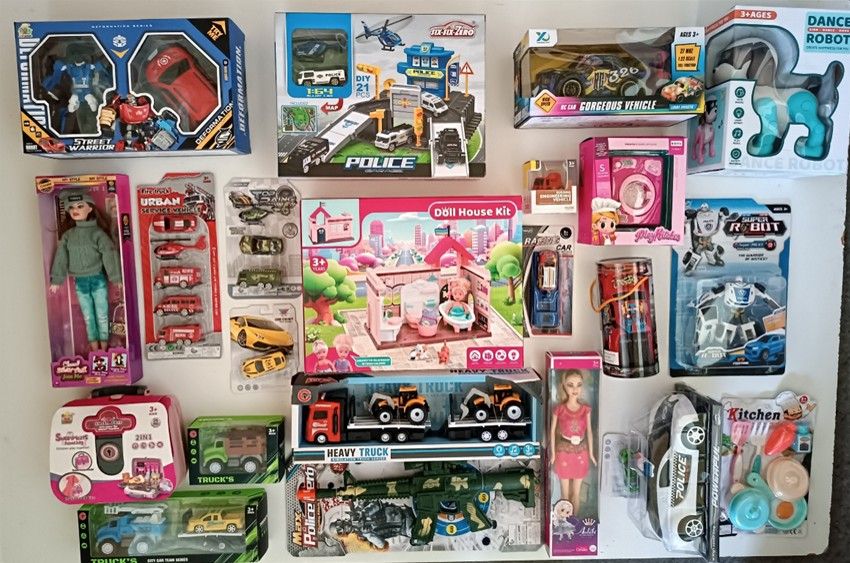 Kartonos gyerekjáték mix 800 Ft (kb 2 Euro) / darab áron kaphatók! Karton kód: 102